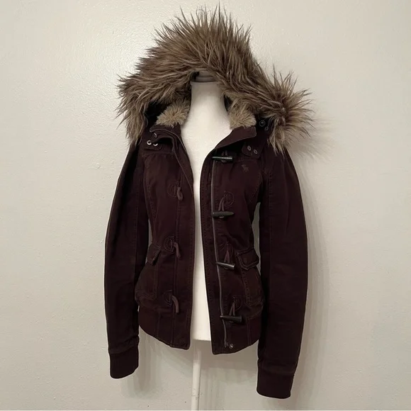 アバンクロンビーアンドフィッチ ファージャケット y2k Vintage Y2K Abercrombie And Fitch Women's Fur Lined Jacket